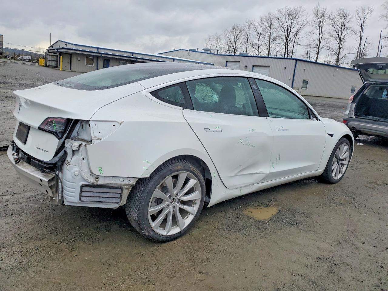 2020 Tesla Model 3 - Фото 3