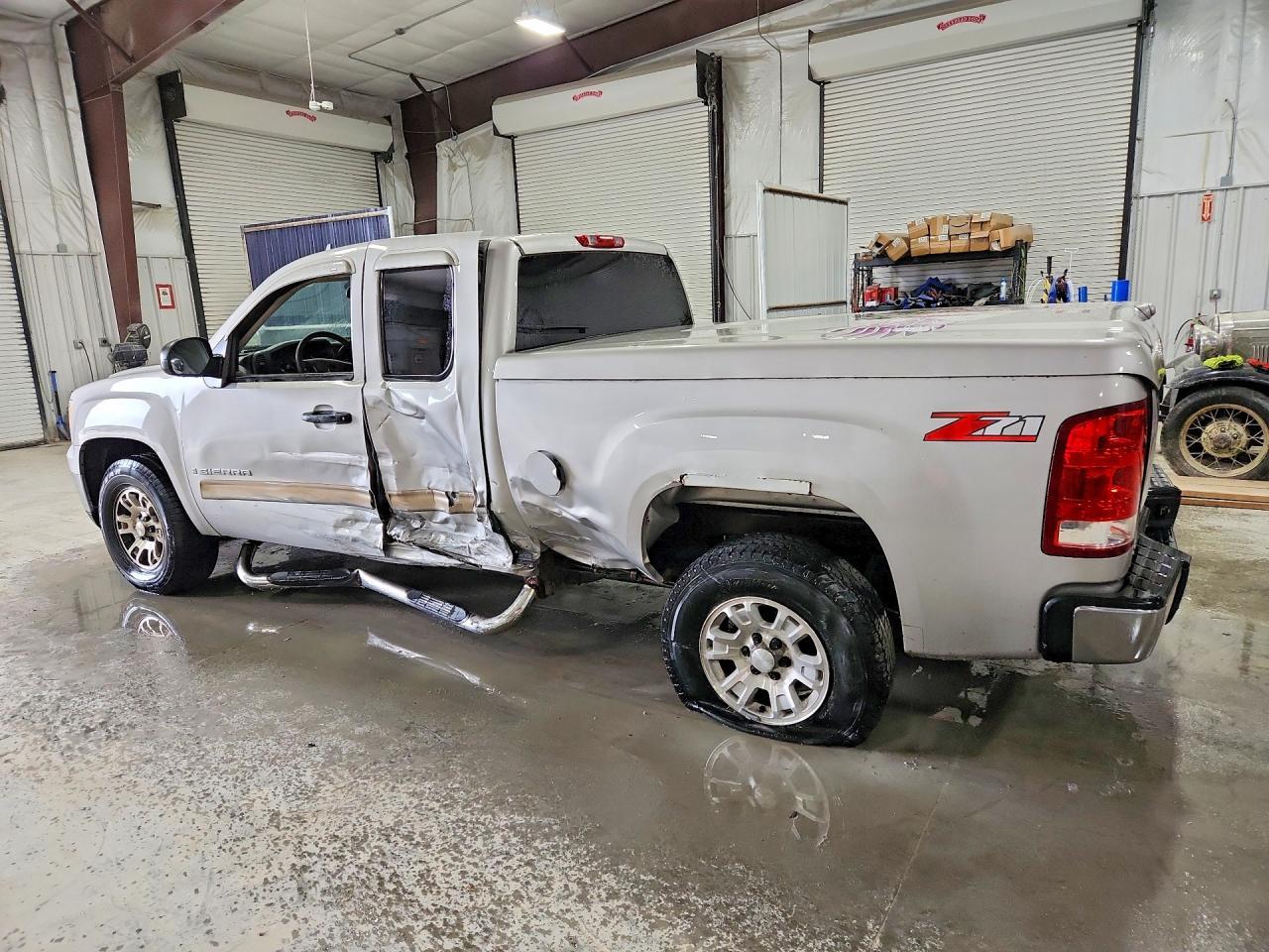 2007 GMC New Sierra C1500 - Фото 2