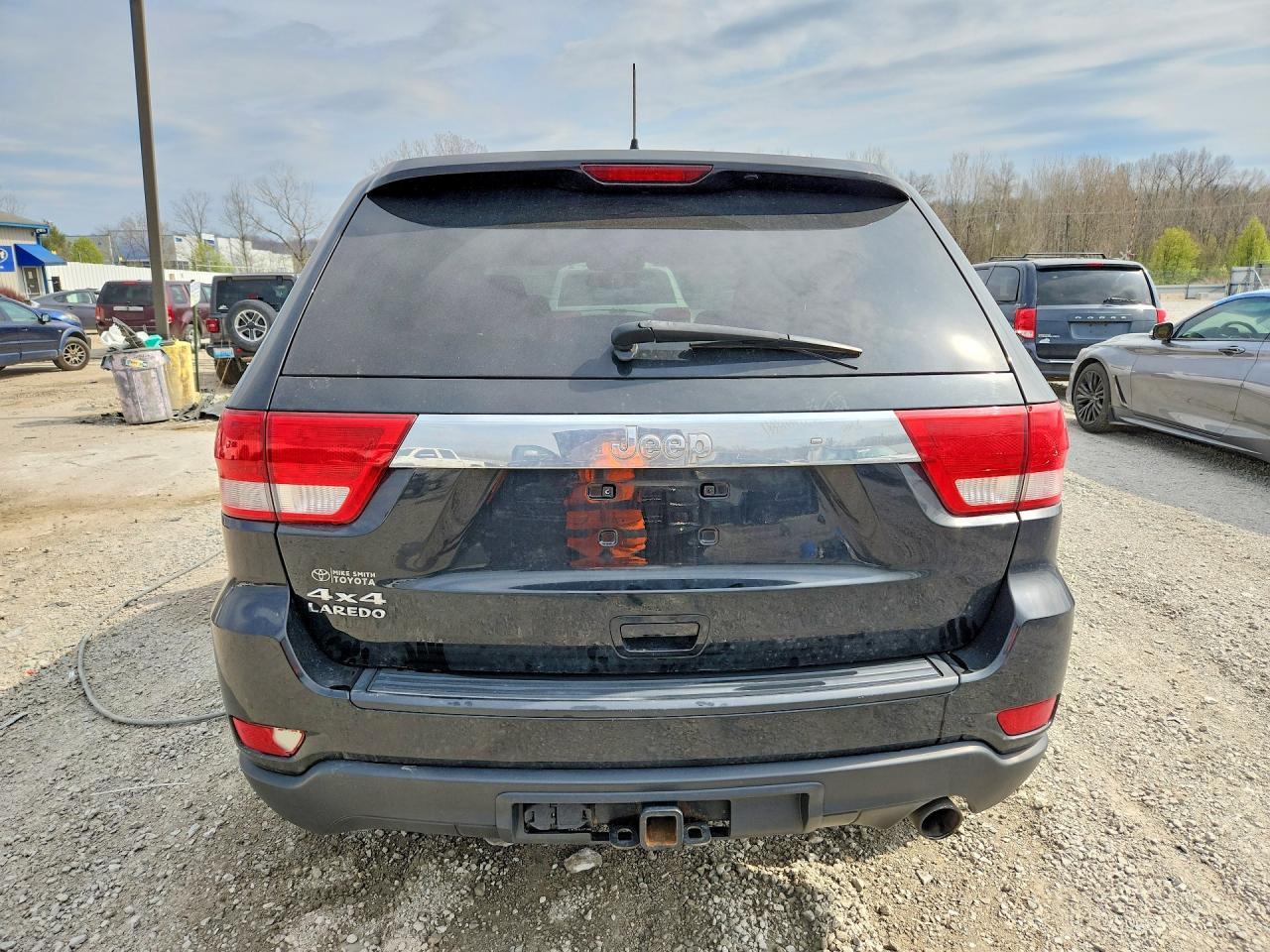 2012 Jeep Grand Cherokee Laredo - Image 6