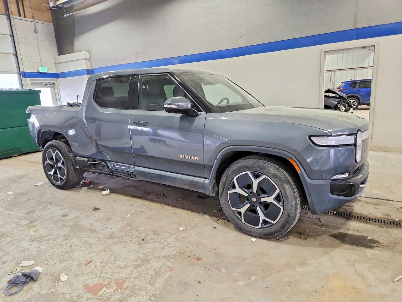 2022 Rivian R1T Adventure - Фото 4