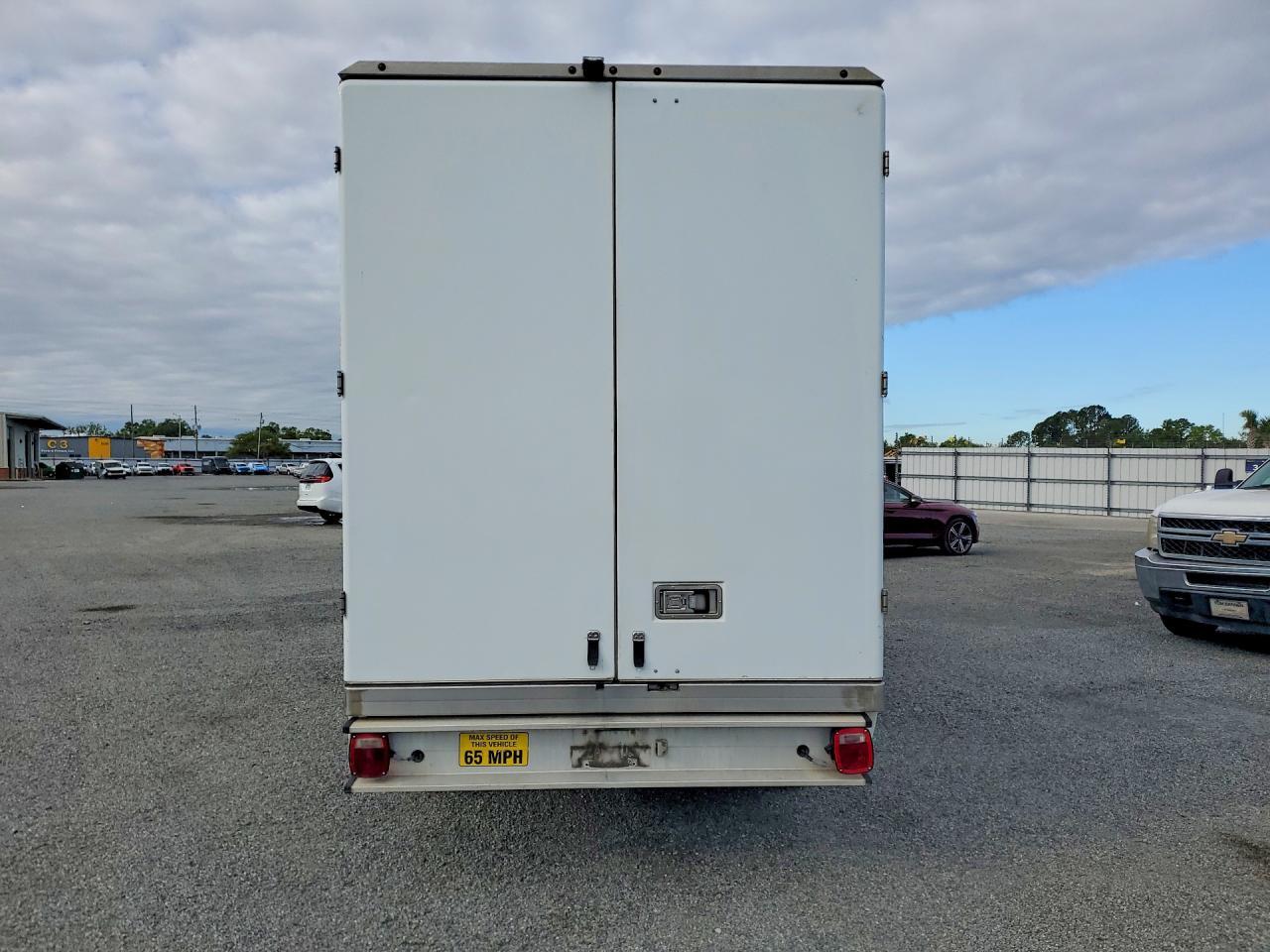 2020 Ford Transit Delivery Van - Image 6
