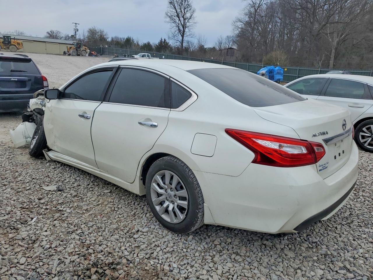 2016 Nissan Altima - Фото 2