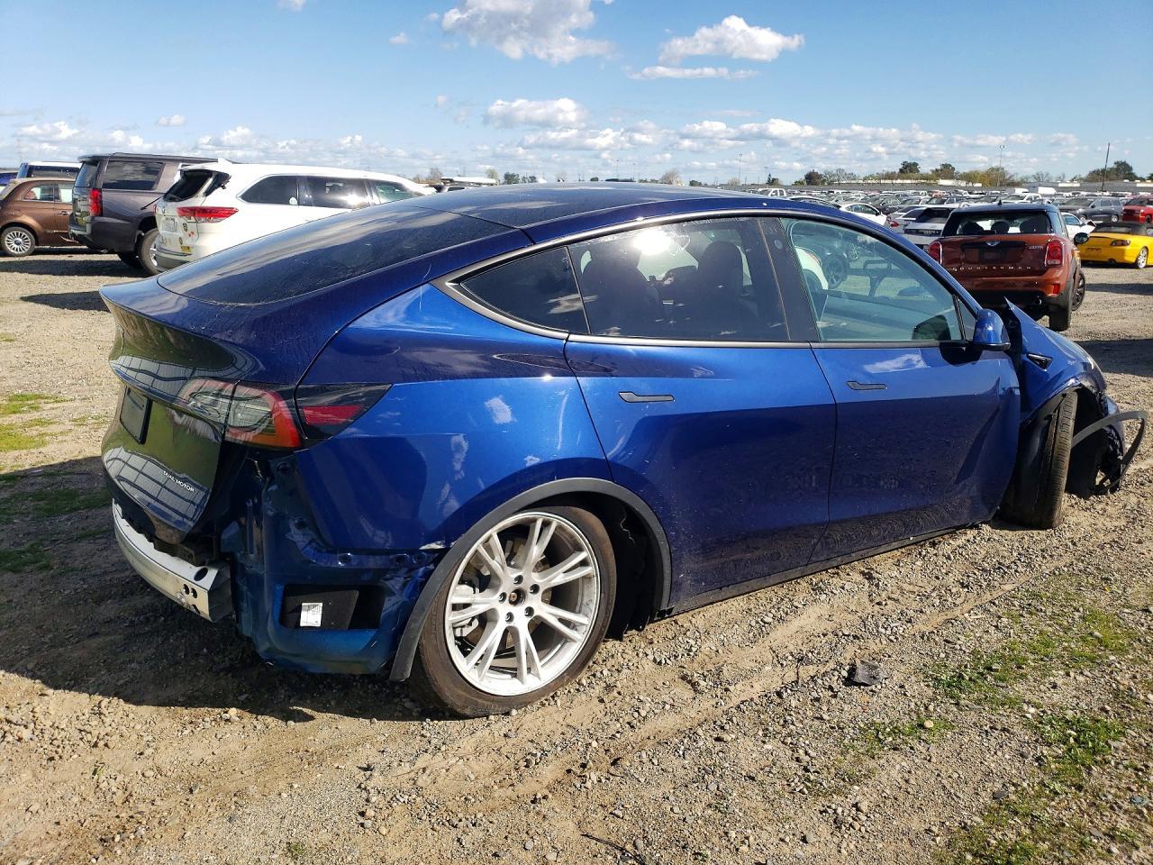 2022 Tesl Model Y - Image 3