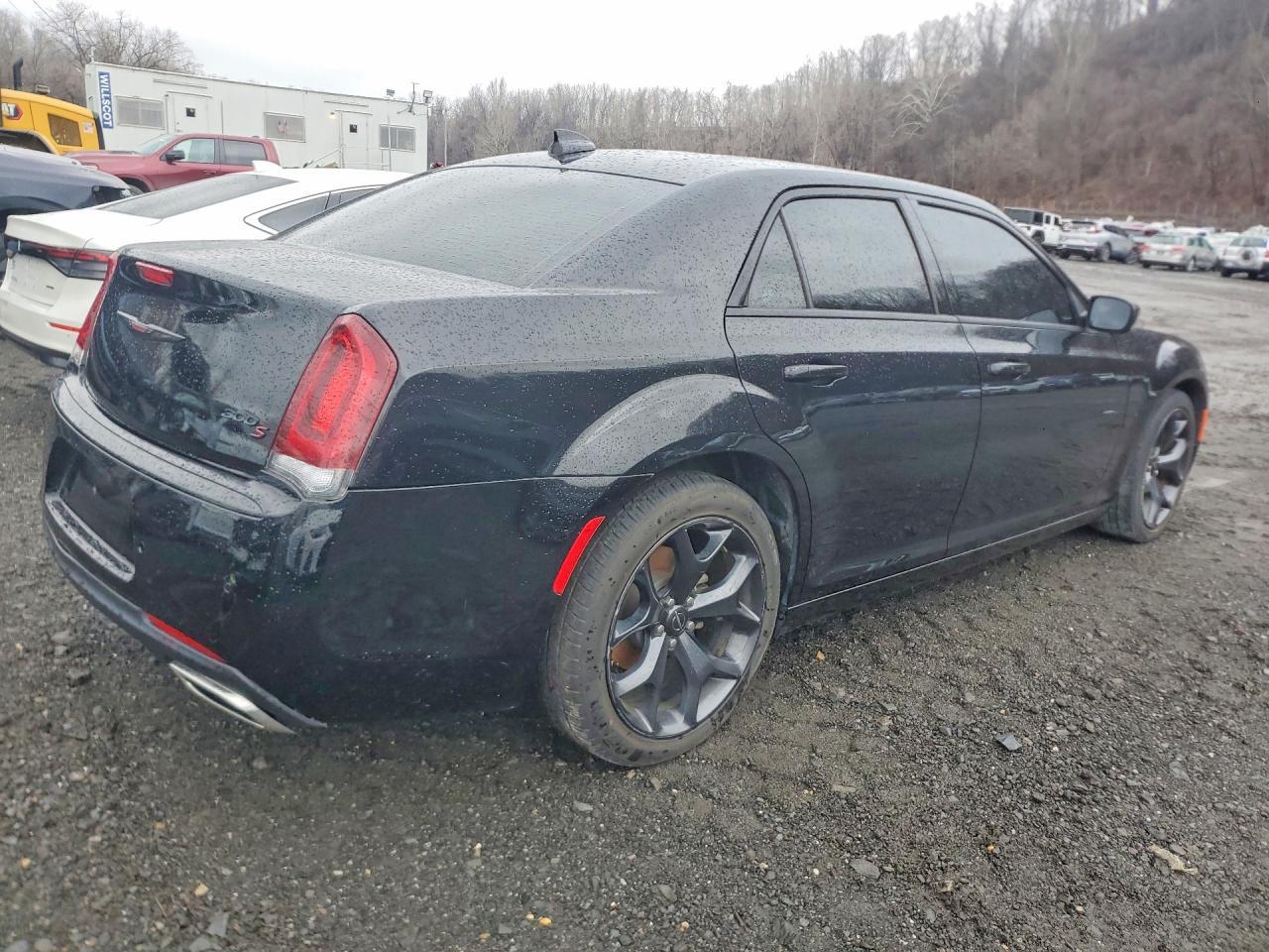 2023 Chrysler 300 S - Фото 3