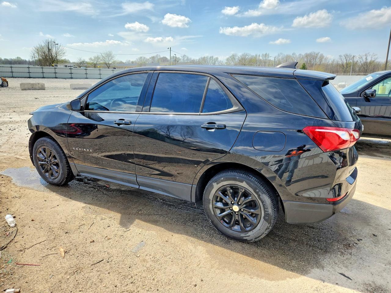 2019 Chevrolet Equinox Ls - Фото 2