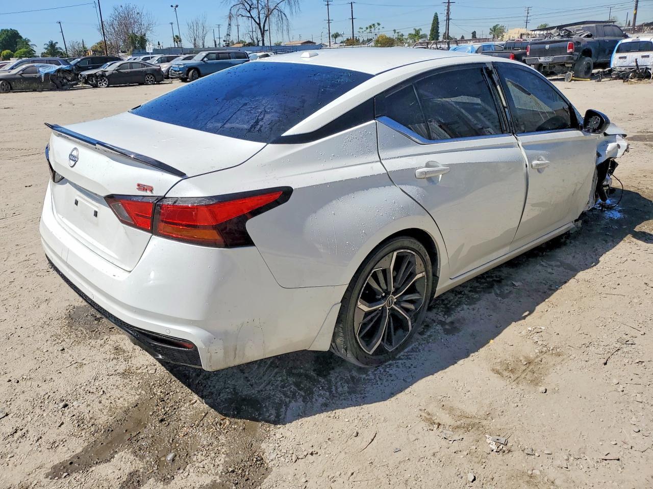 2025 Nissan Altima 2.5 Sr - Фото 3