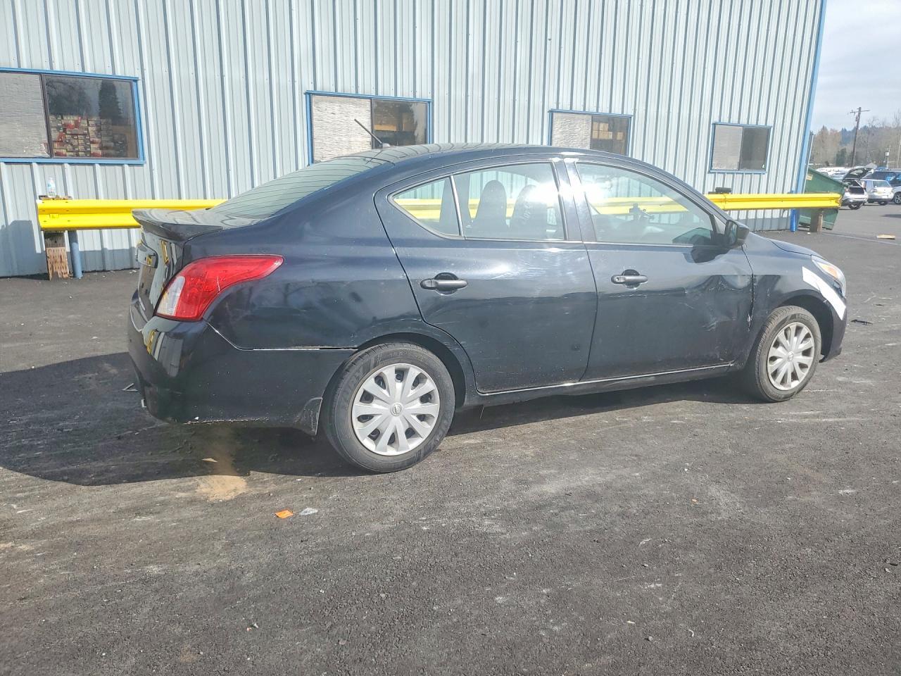 2017 Nissan Versa 1.6 S Plus - Фото 3