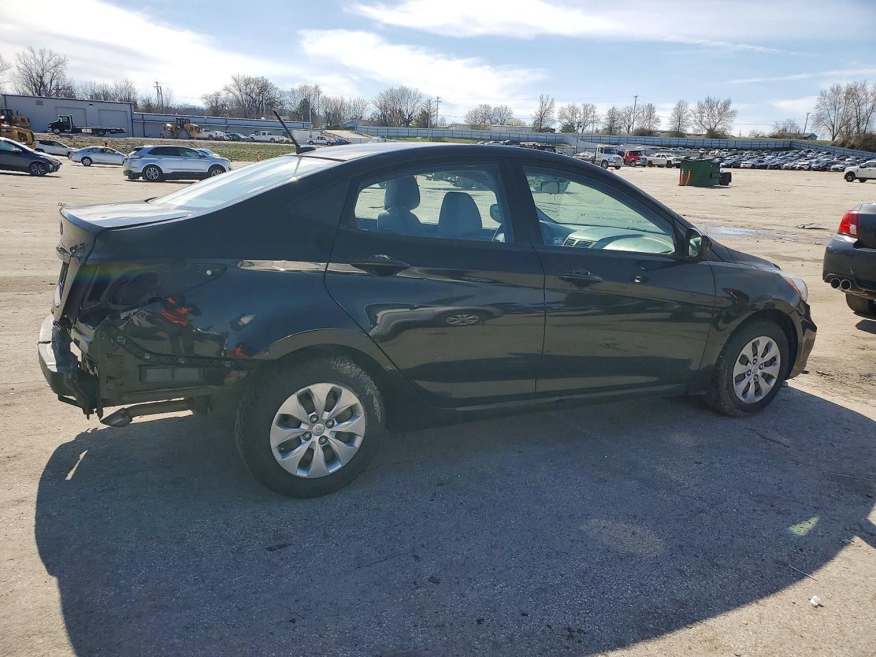 2017 Hyundai Accent Se - Image 3