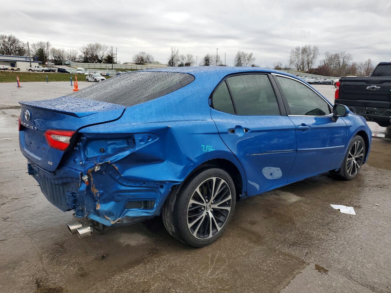 2018 Toyota Camry Se - Фото 3
