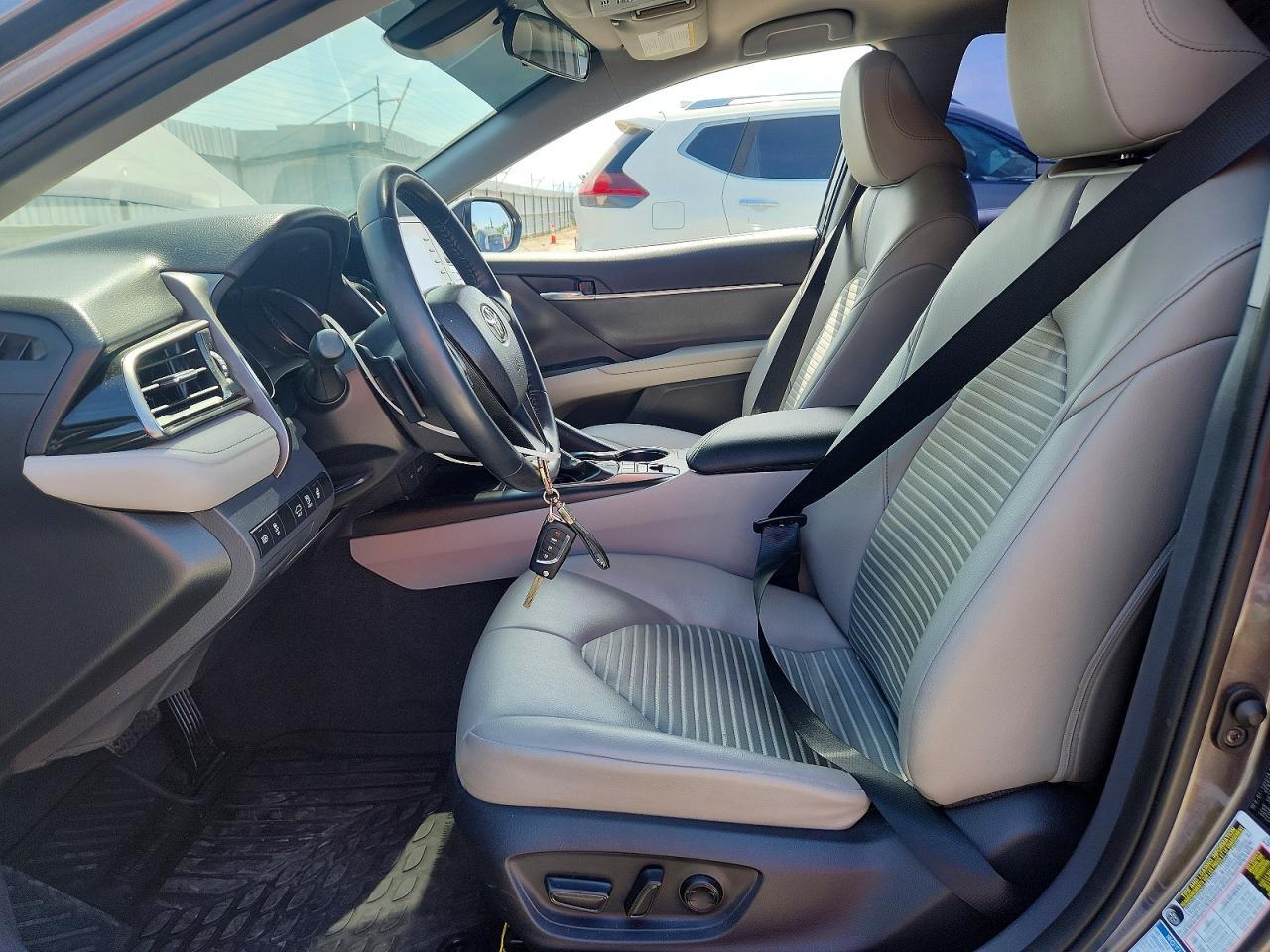 2022 Toyota Camry Se - Фото 7