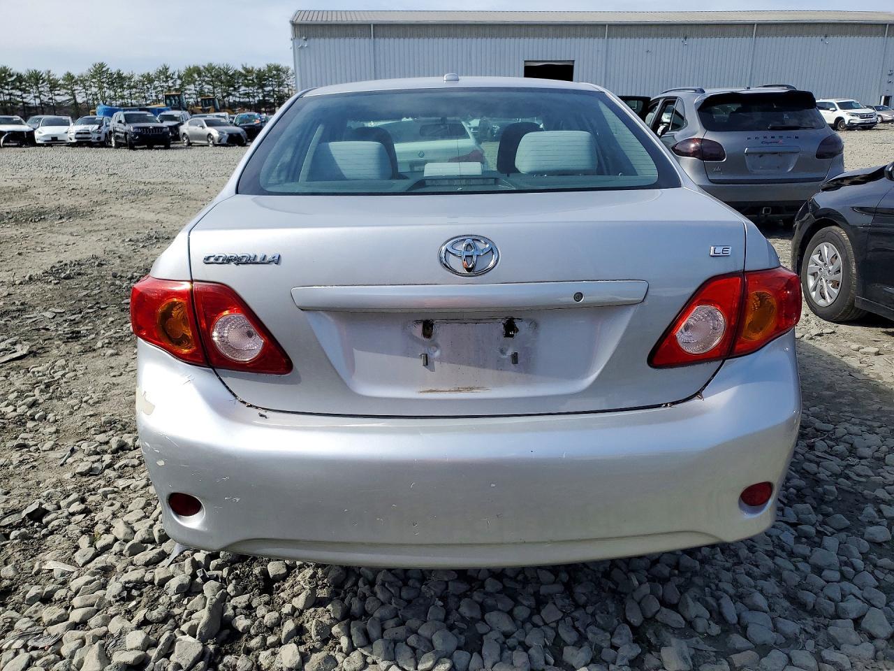 2010 Toyota Corolla Le - Image 6
