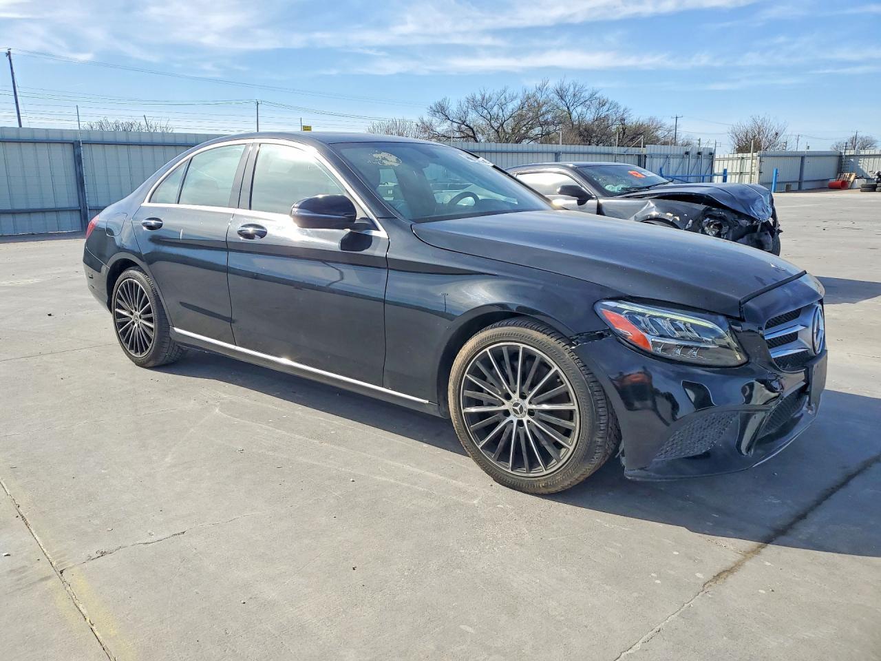 2021 Mercedes-Benz C 300 - Фото 4