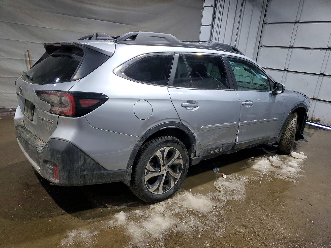 2022 Subaru Outback Limited - Image 3