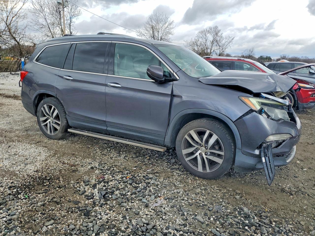 2016 Honda Pilot Elite - Image 4