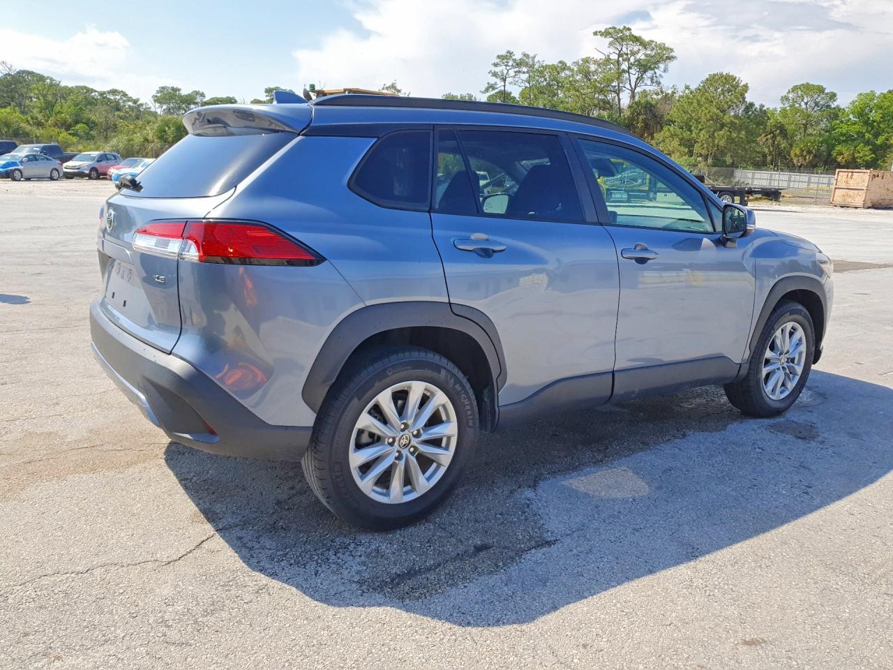 2023 Toyota Corolla Cross Le - Фото 3