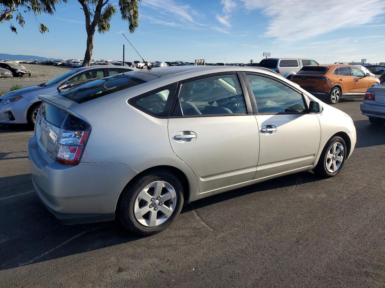 2004 Toyota Prius Base - Image 3