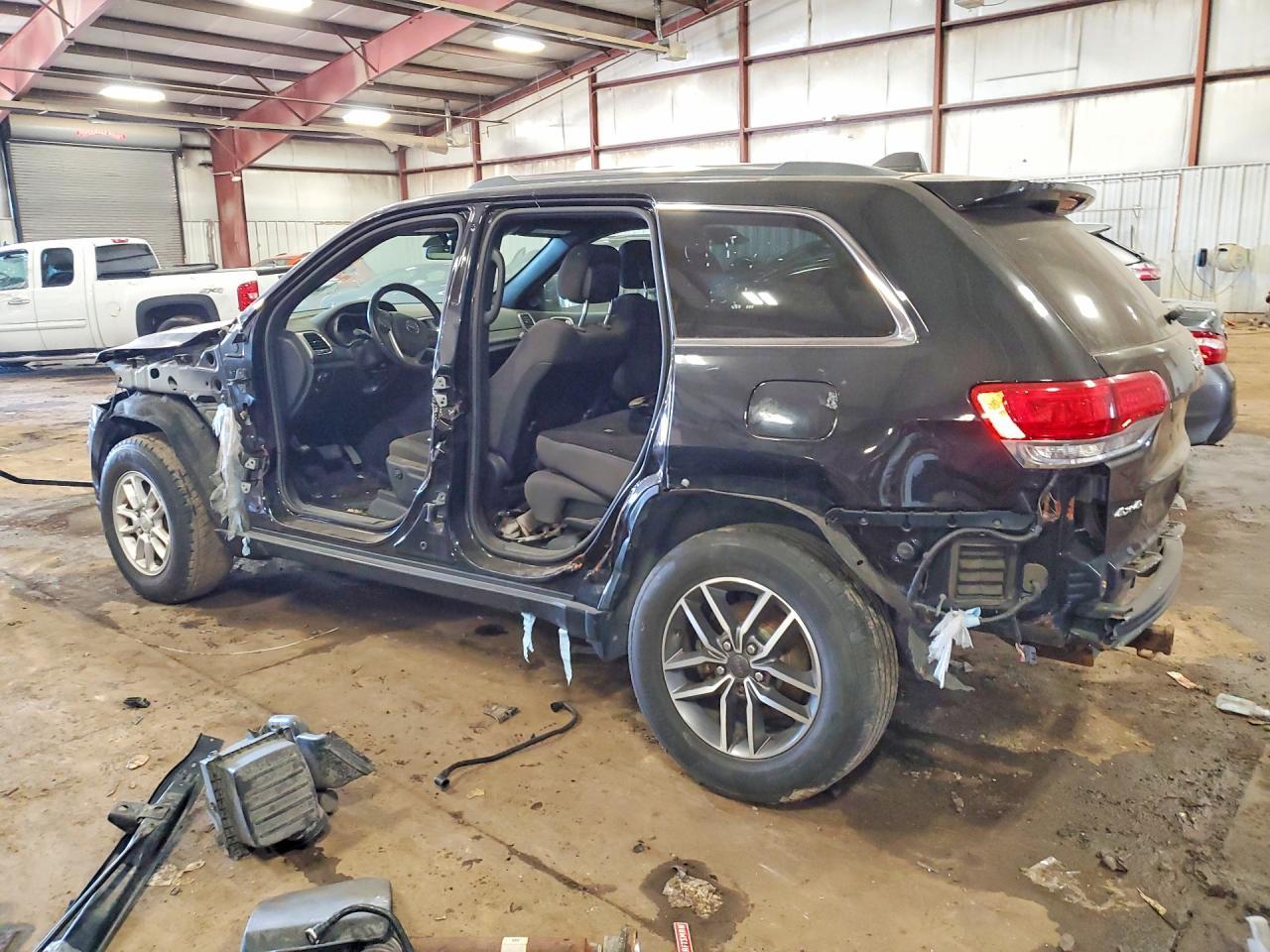 2019 Jeep Grand Cherokee Laredo - Image 2