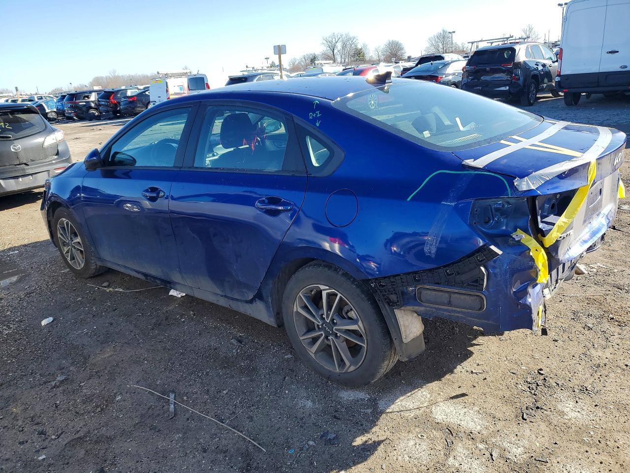 2023 Kia Forte Lxs - Image 2