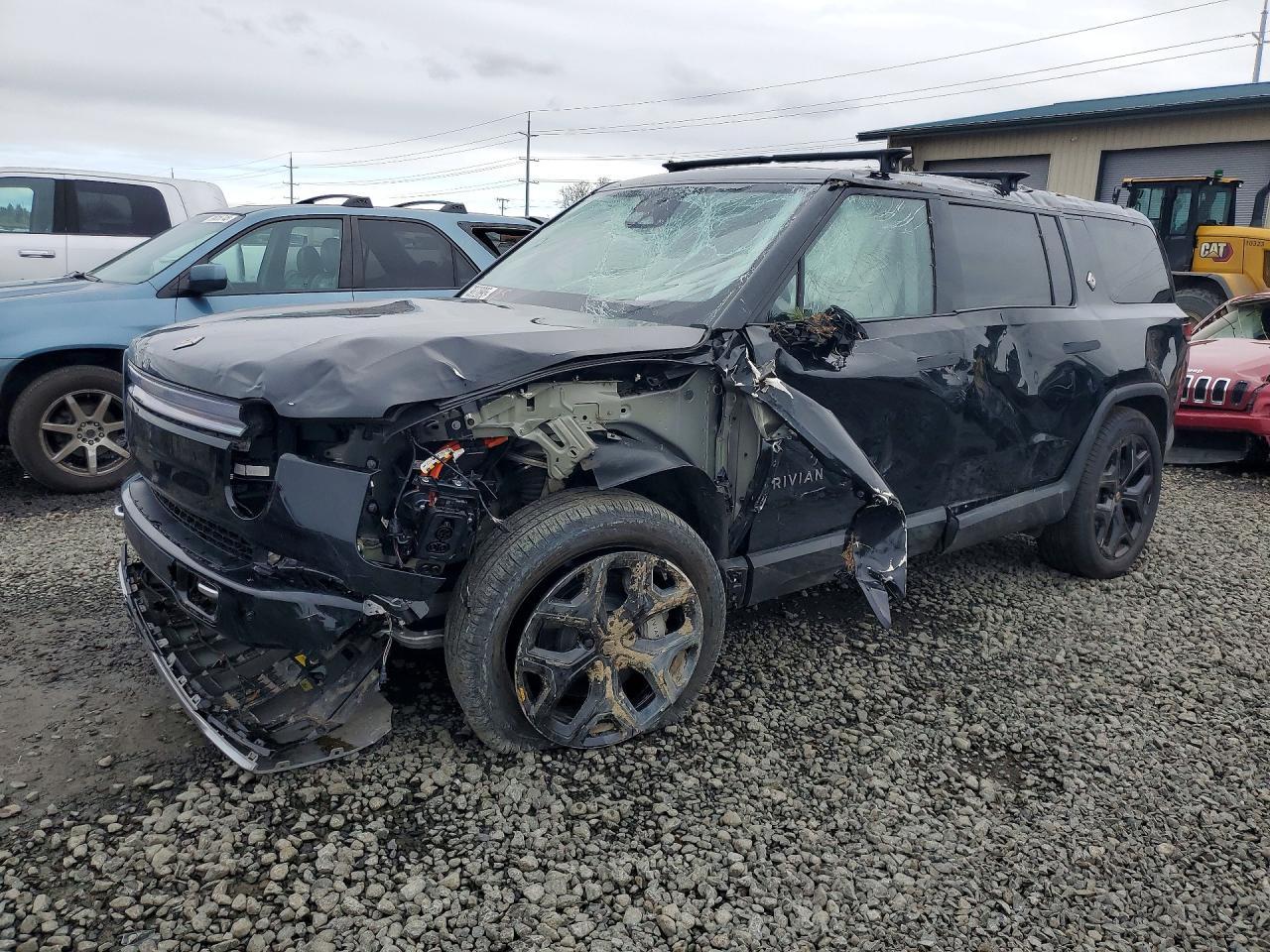 2025 Rivian R1S Adventure