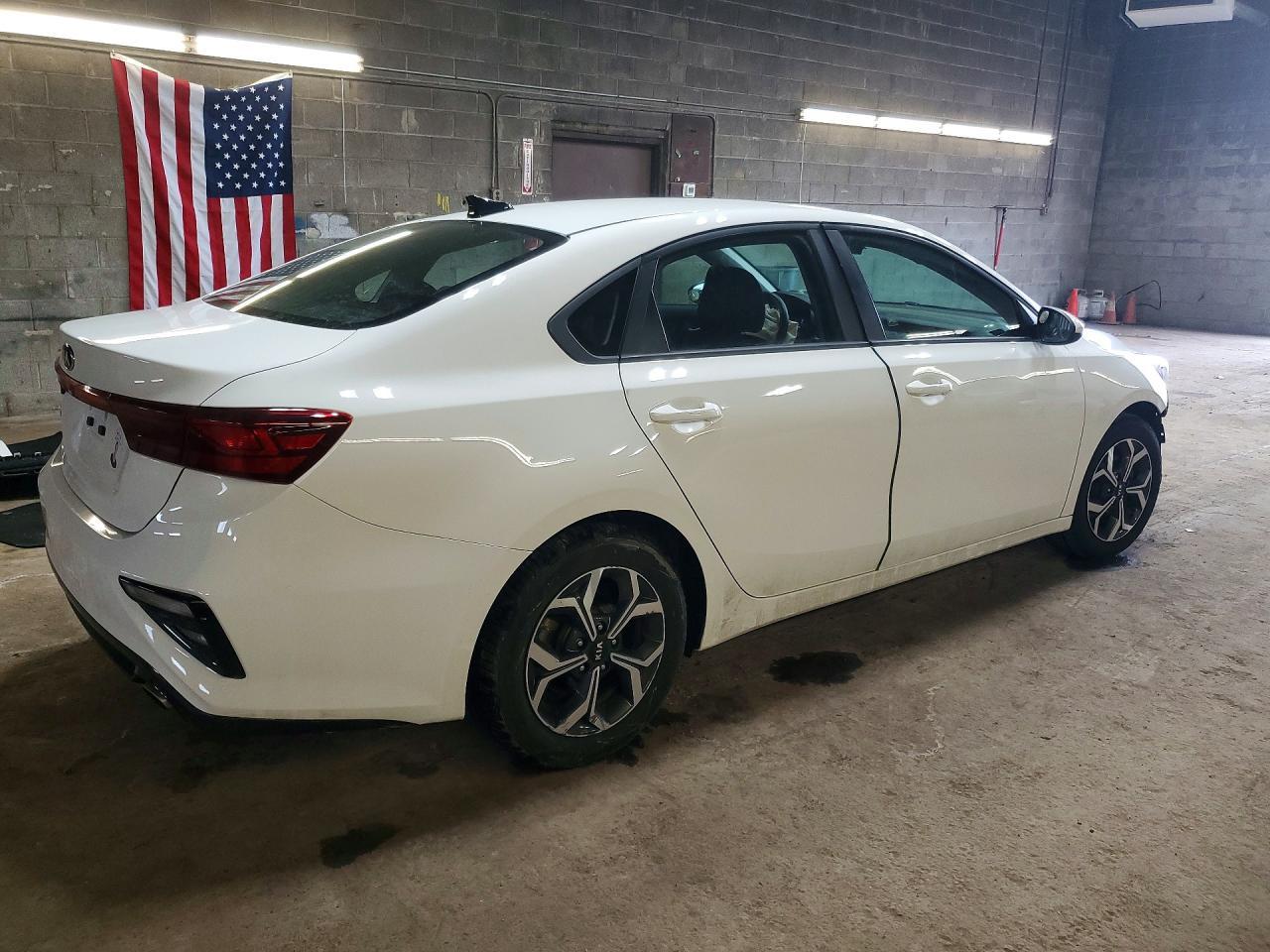 2019 Kia Forte Lxs - Фото 3