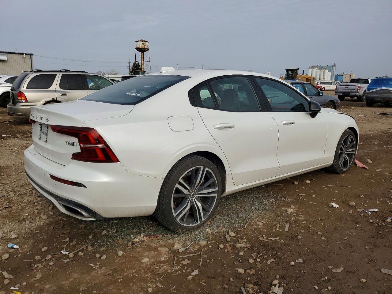 2019 Volvo S60 T6 R-Design - Фото 3