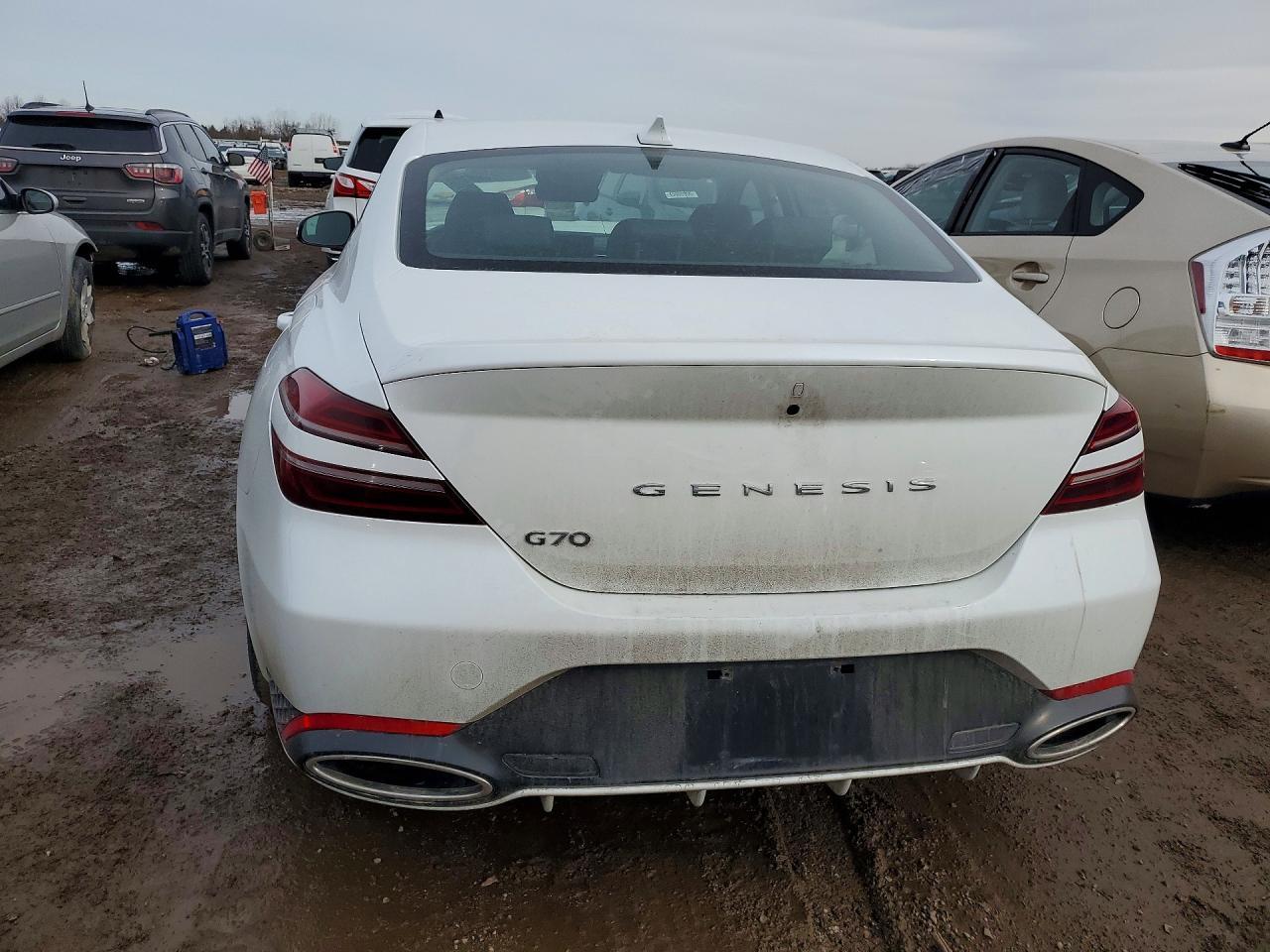 2025 Genesis G70 2.5T Standard - Image 6