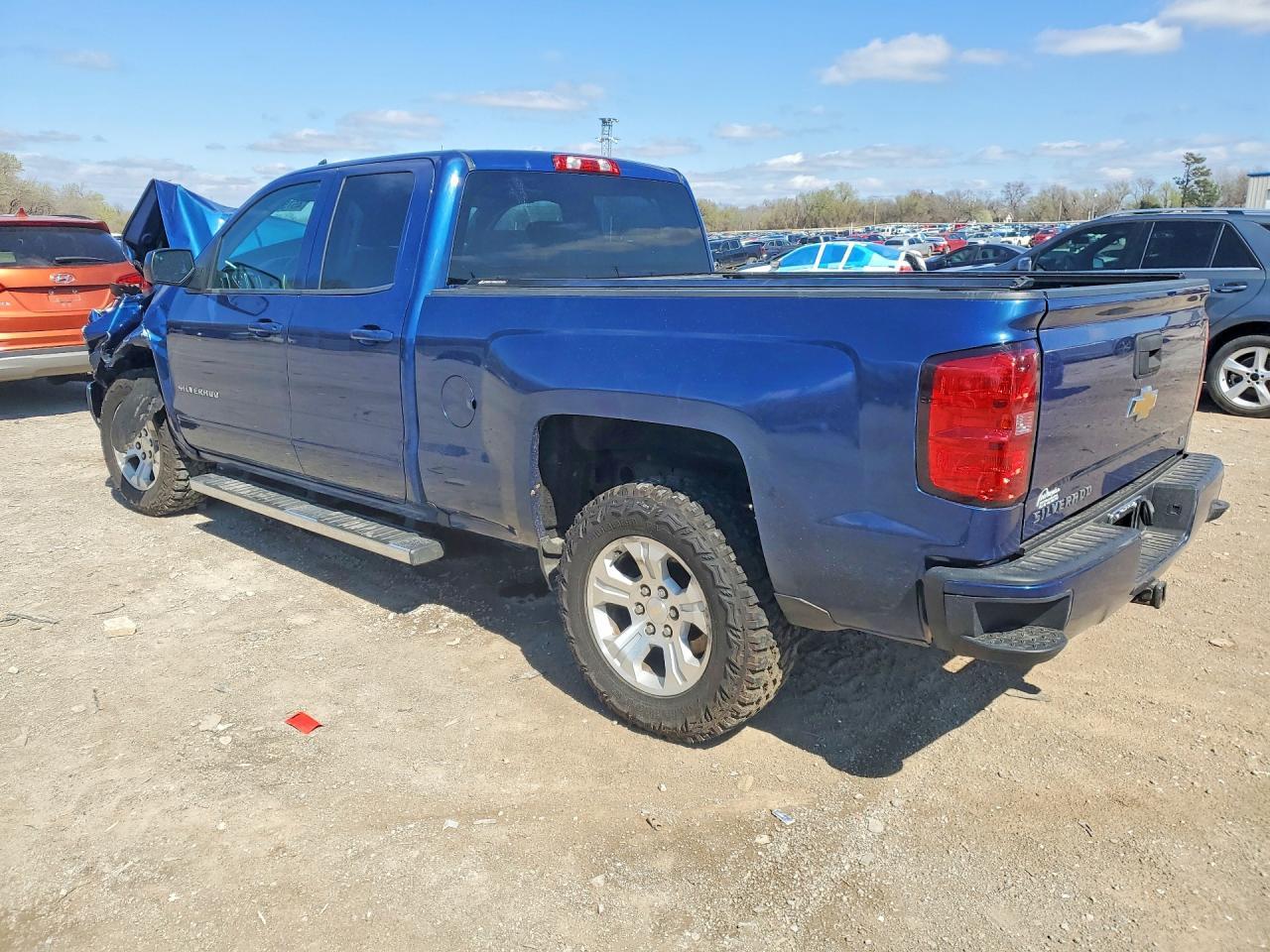 2018 Chevrolet Silverado K1500 Lt - Image 2
