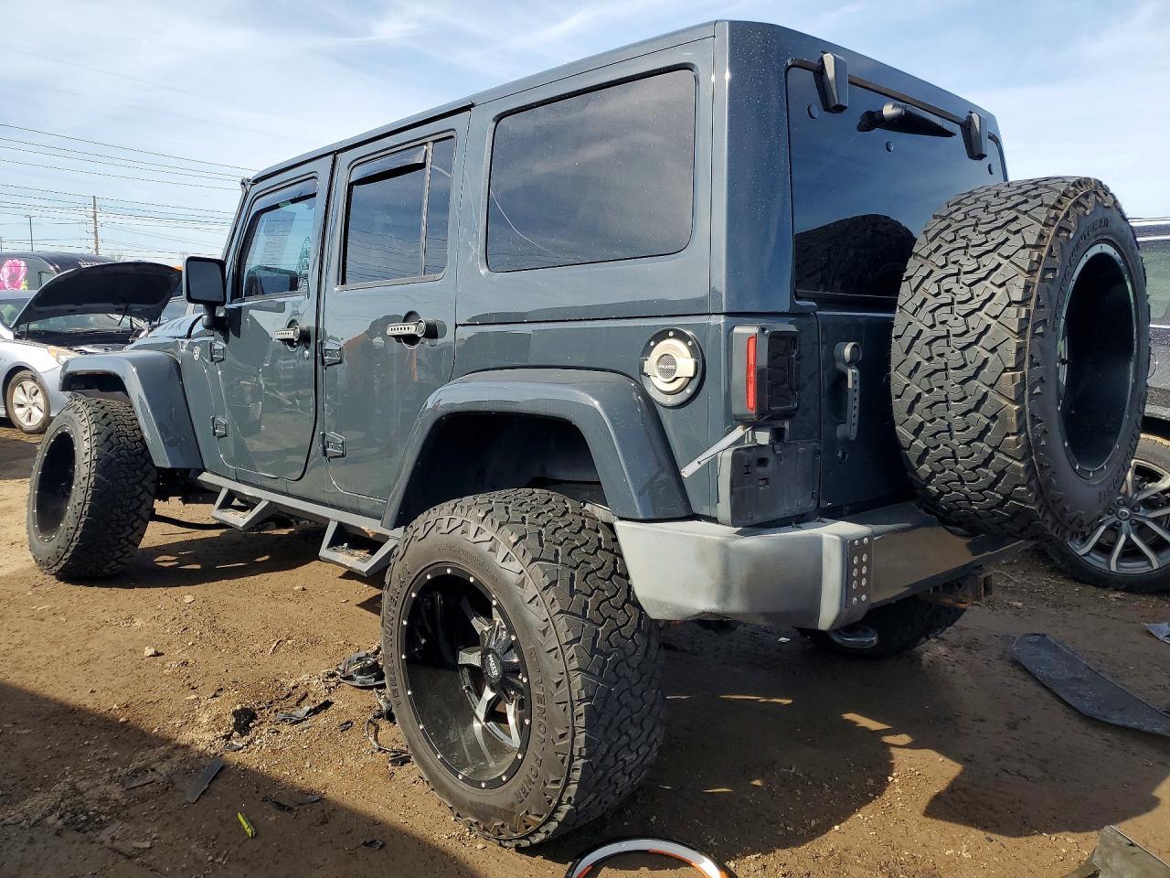 2016 Jeep Wrangler Unlimited Sahara - Image 2