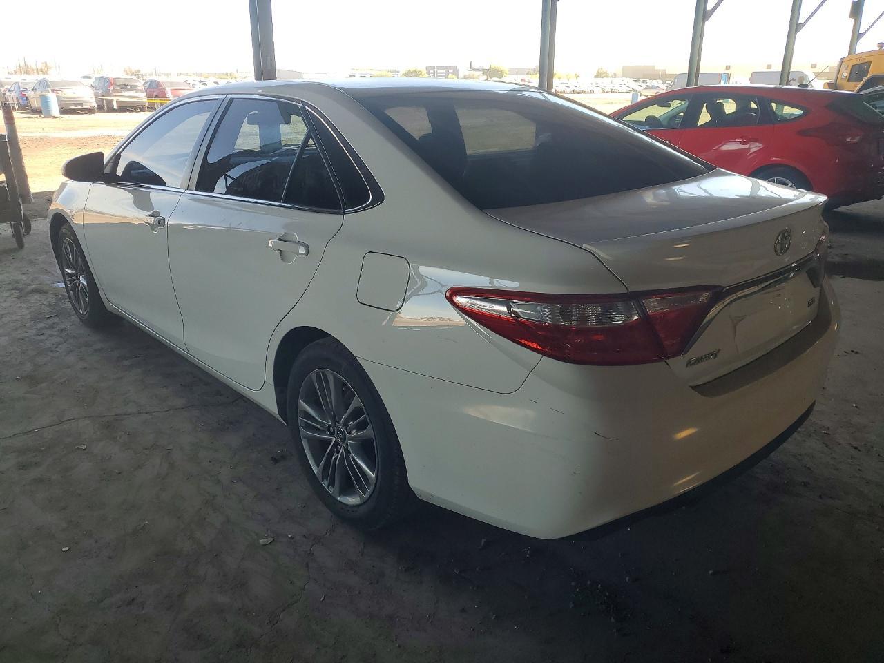 2015 Toyota Camry Se - Image 2