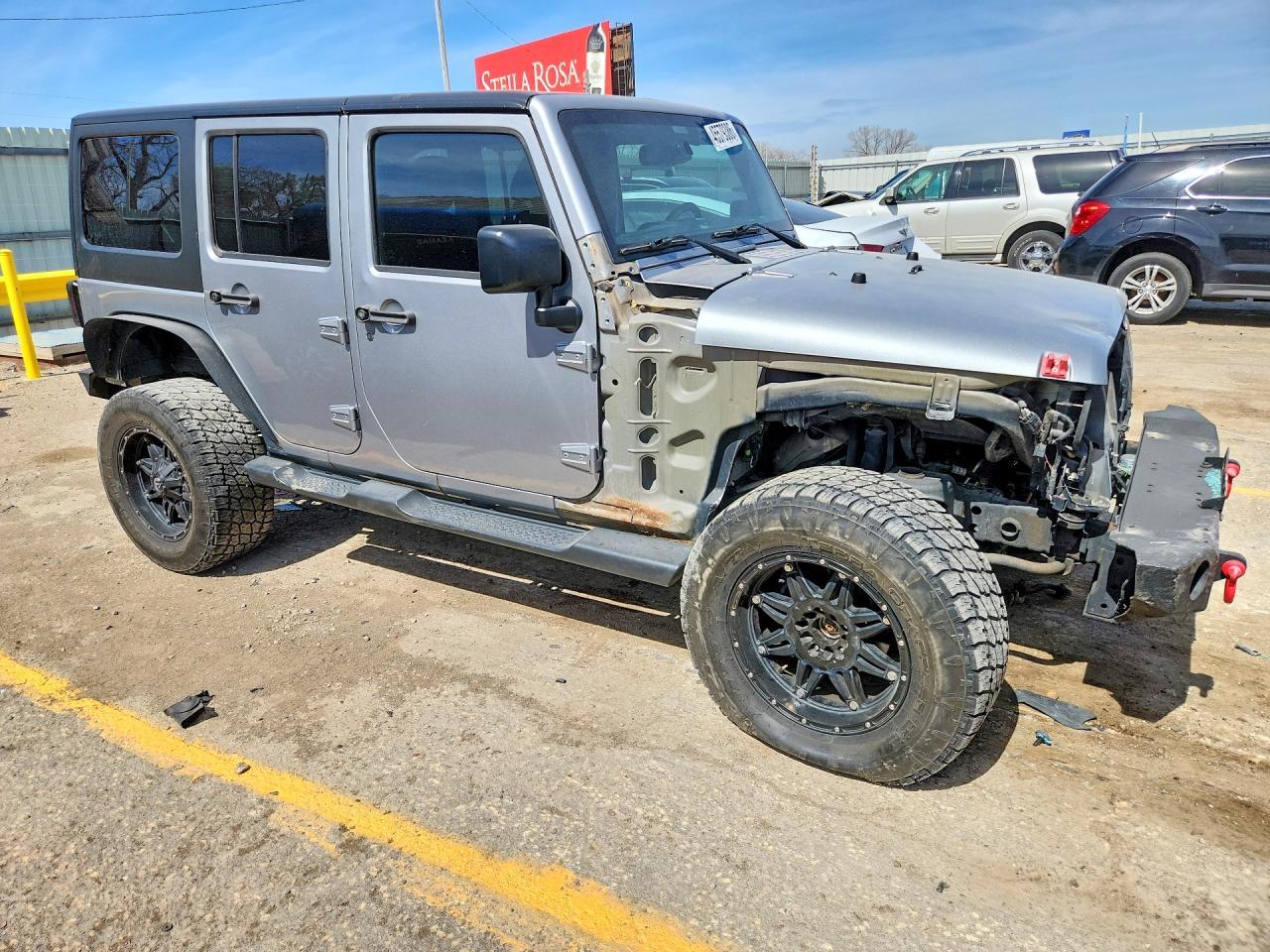 2015 Jeep Wrangler Unlimited Sahara - Фото 4