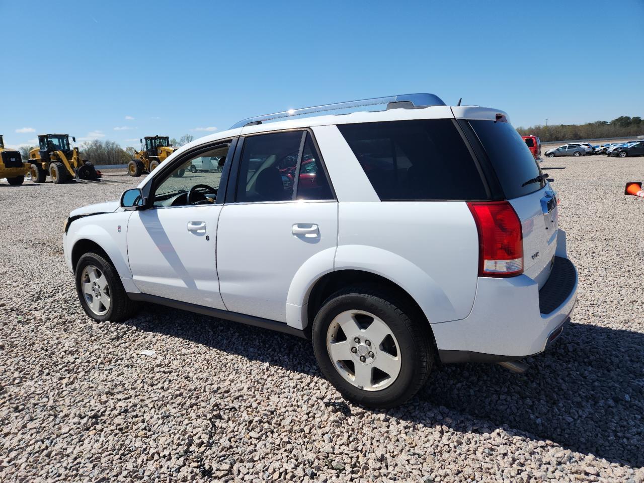 2006 Saturn Vue - Image 2