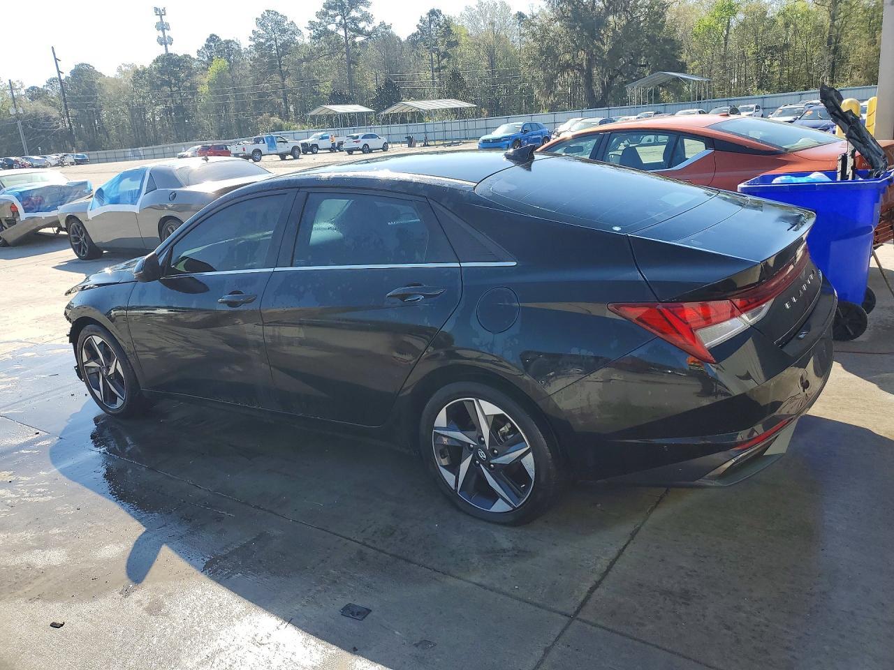 2023 Hyundai Elantra Limited - Image 2
