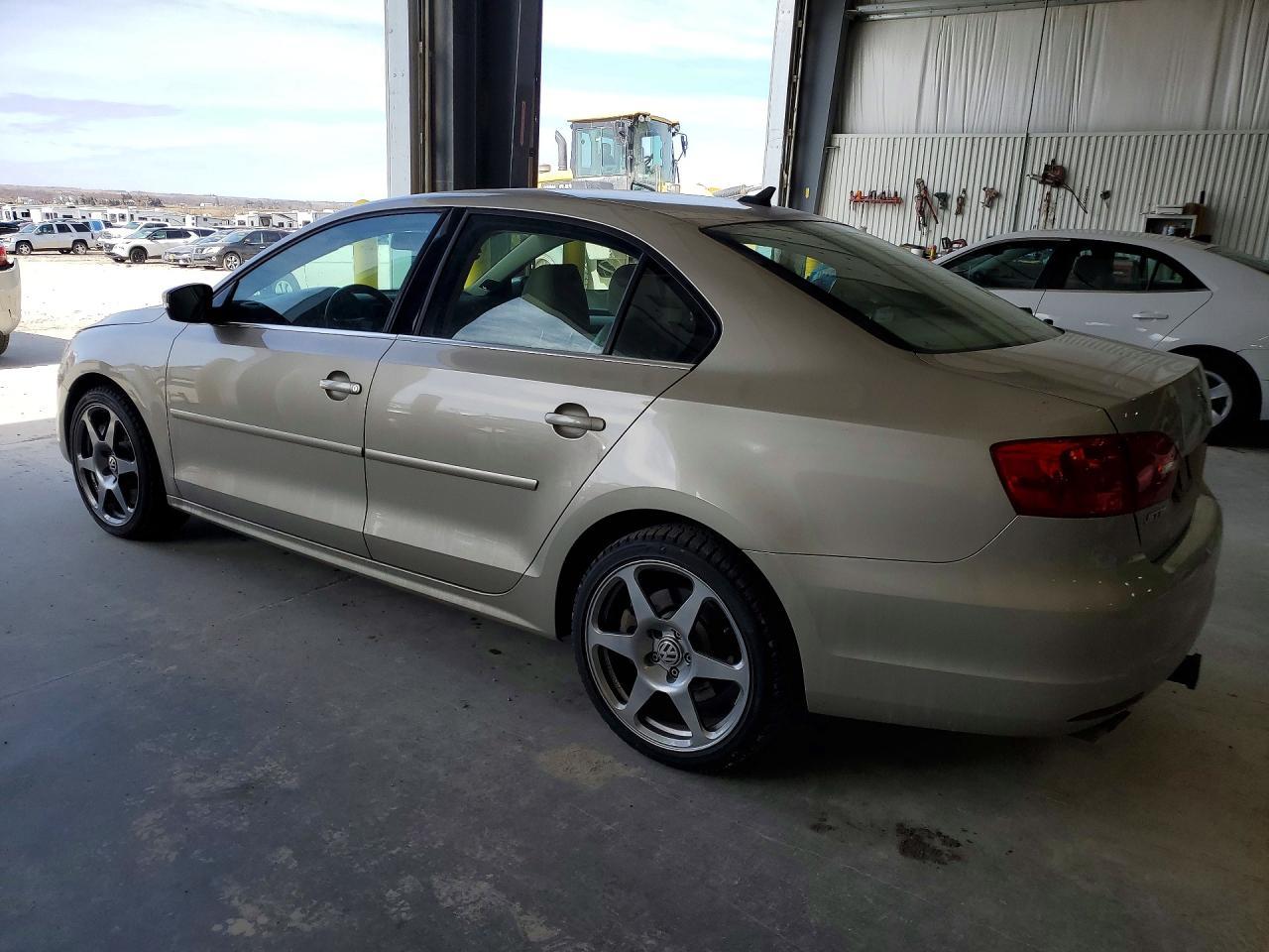 2013 Volkswagen Jetta Tdi - Image 2