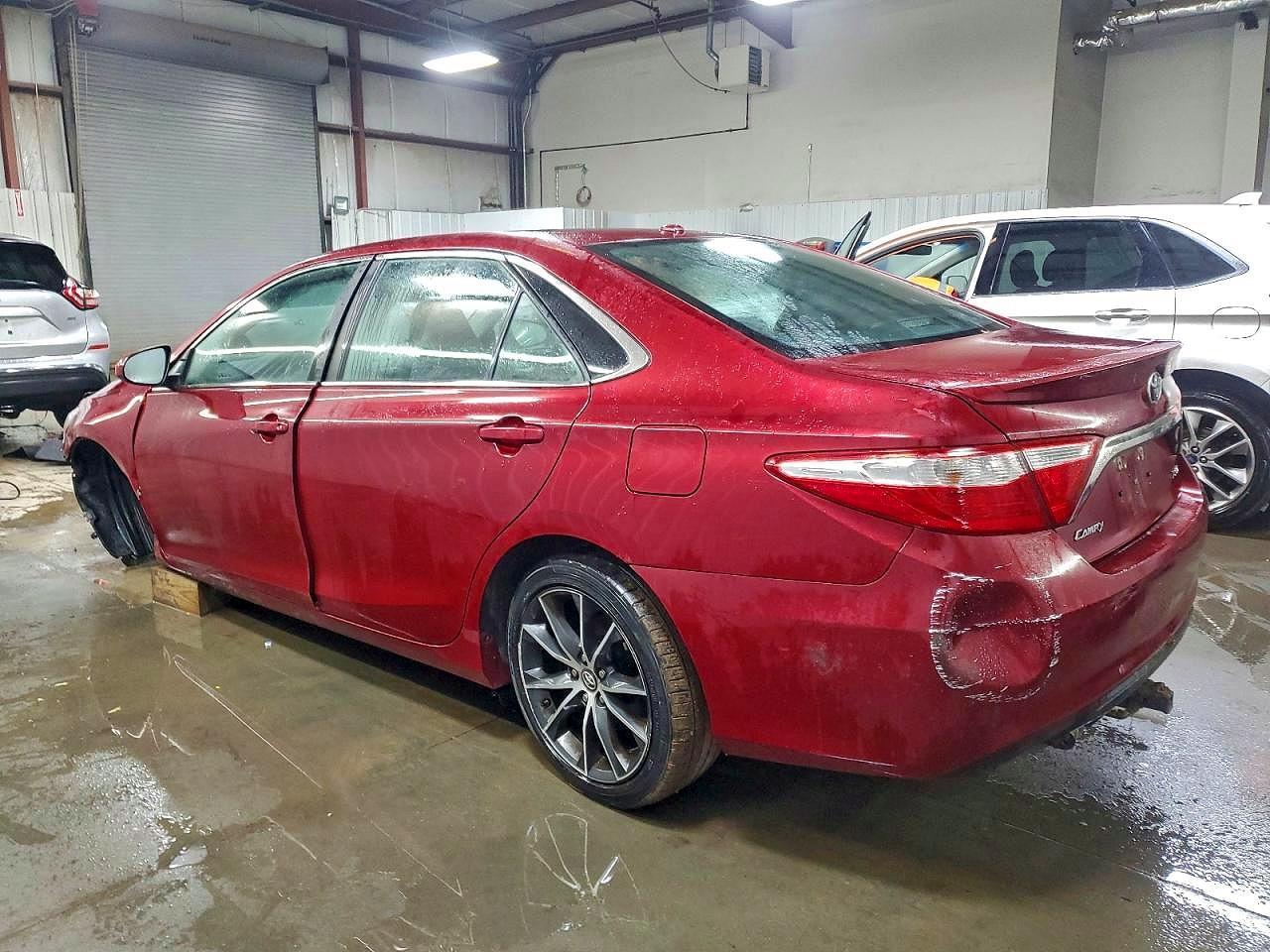2017 Toyota Camry Xse - Image 2