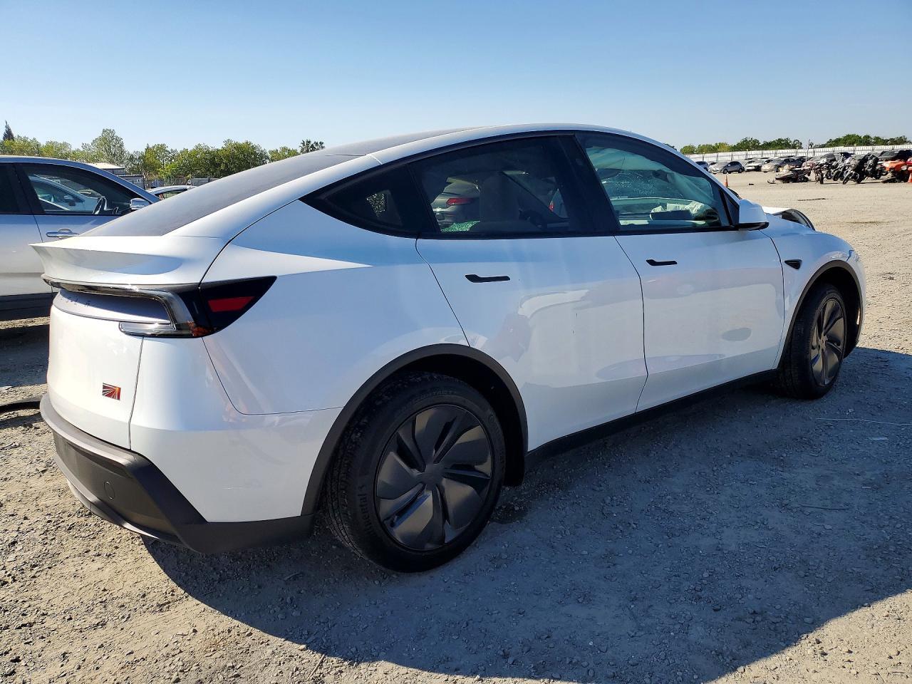 2026 Tesla Model Y - Image 3