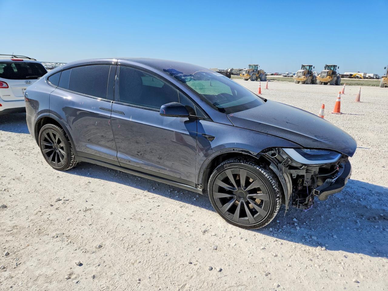 2022 Tesla Model X - Image 4