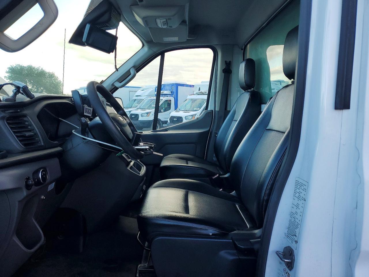 2020 Ford Transit Delivery Truck - Фото 7