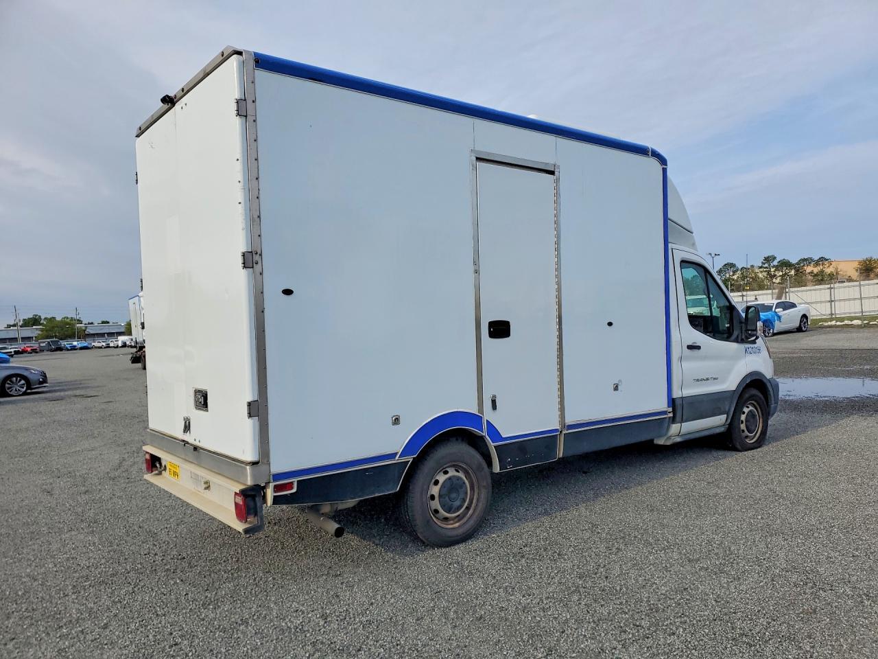 2021 Ford Transit Delivery Truck - Фото 3
