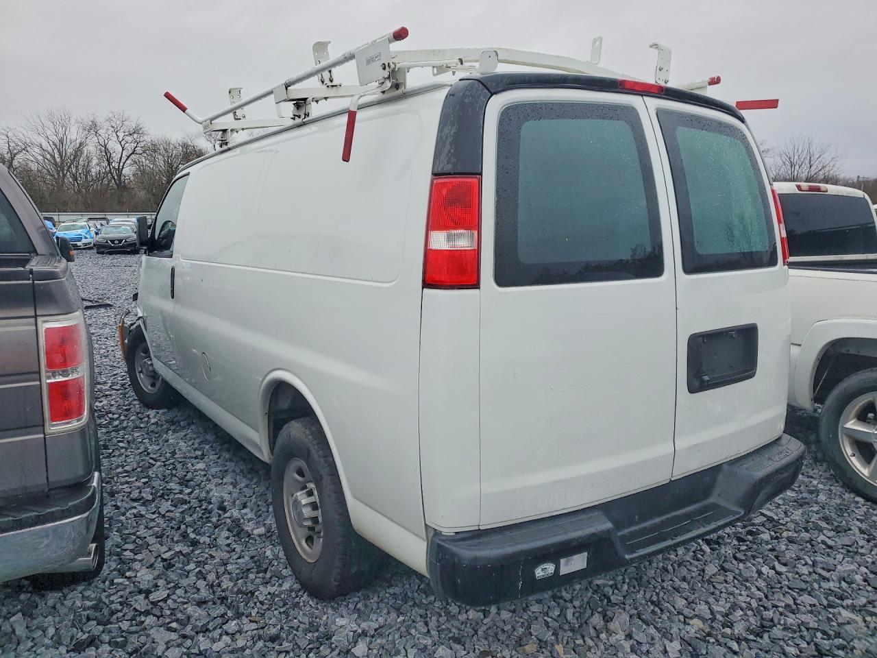 2019 Chevrolet Express G2500 - Фото 2