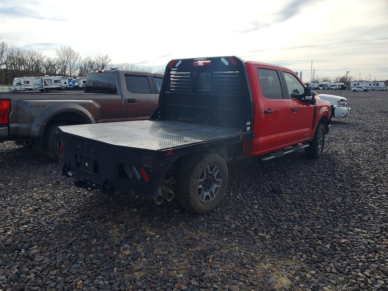 2023 Ford F250 Super Duty Flatbed Truck - Фото 3