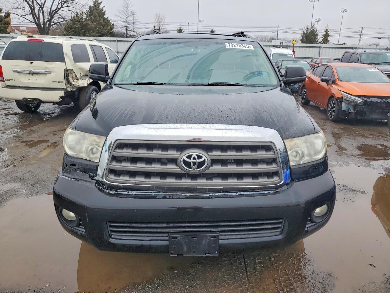 2011 Toyota Sequoia Sr5 - Фото 5