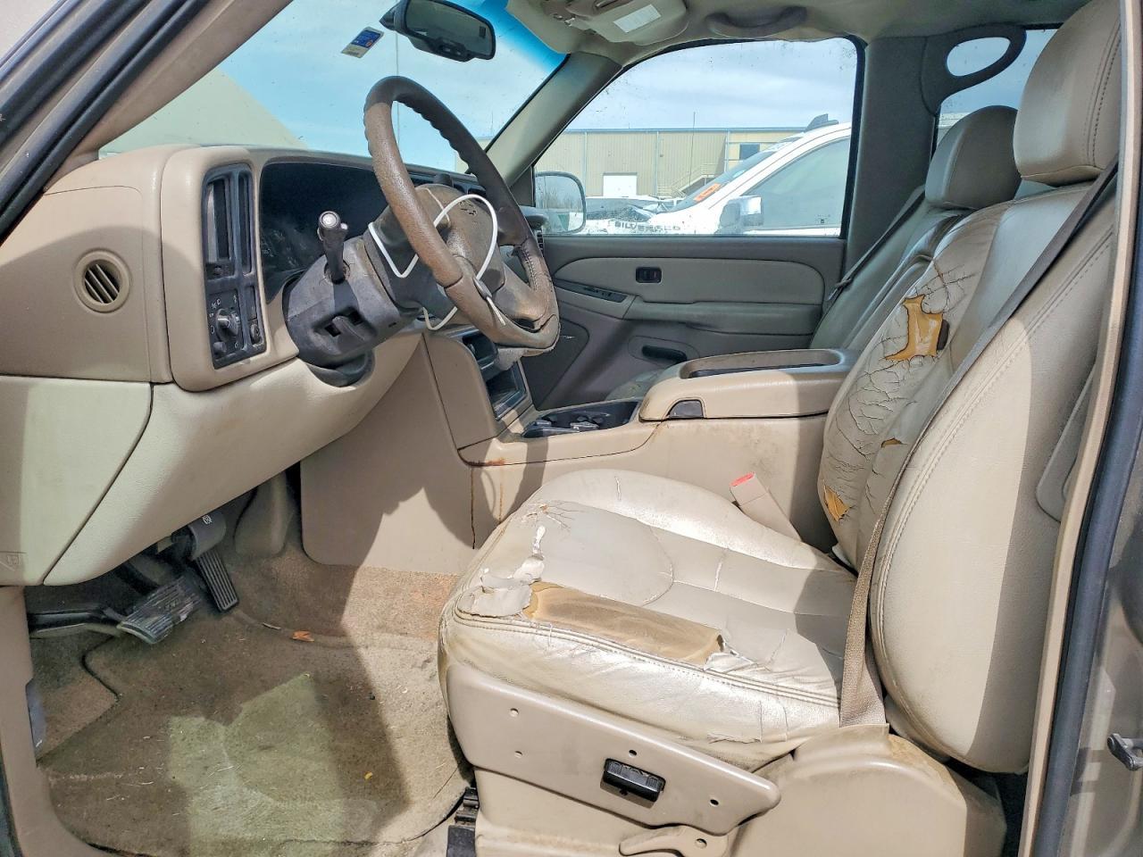 2003 Chevrolet Suburban - Фото 7