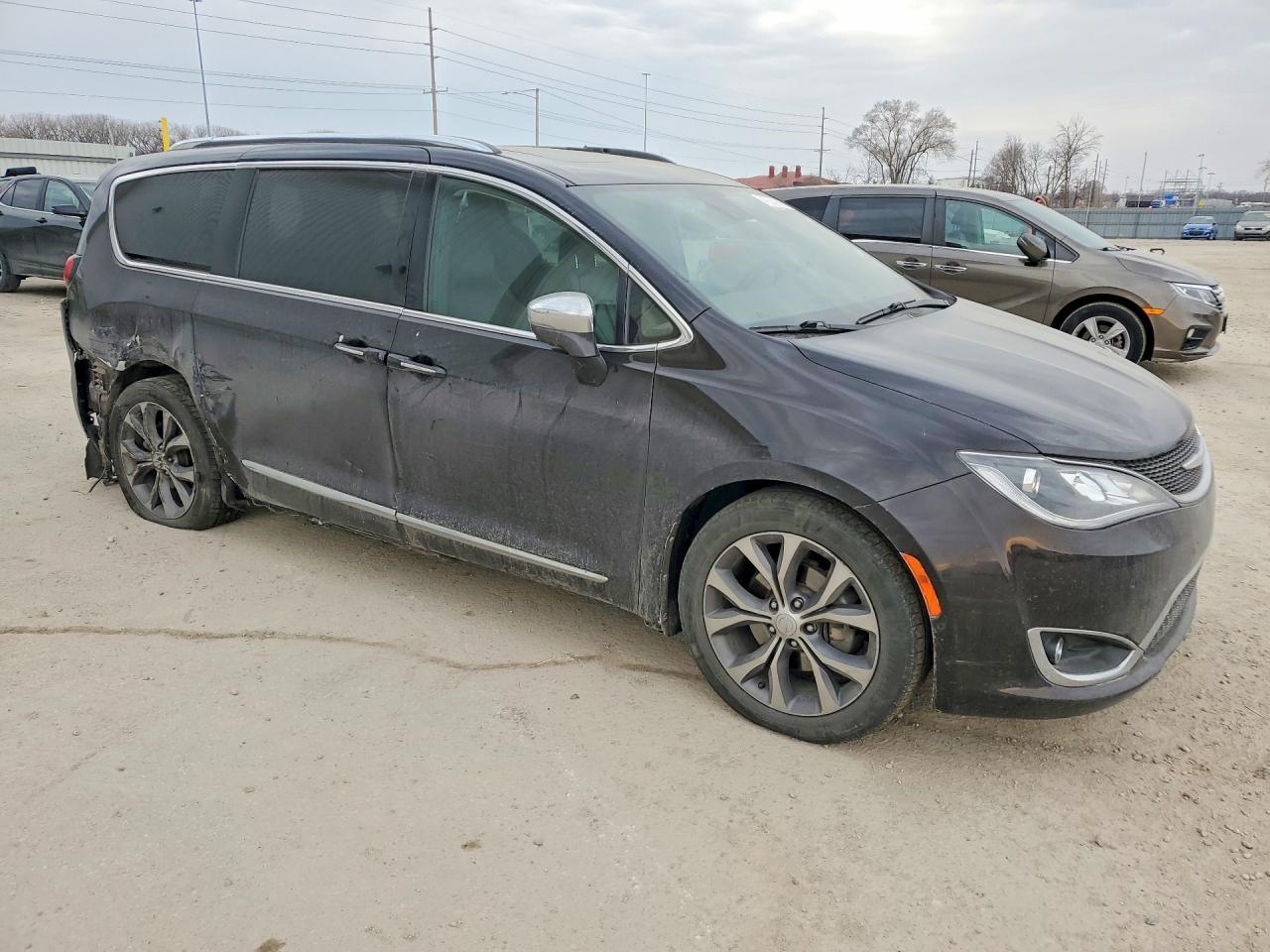 2017 Chrysler Pacifica Limited - Фото 4