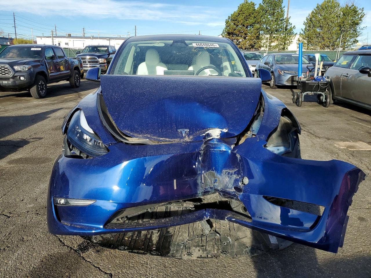 2025 Tesla Model Y - Фото 5