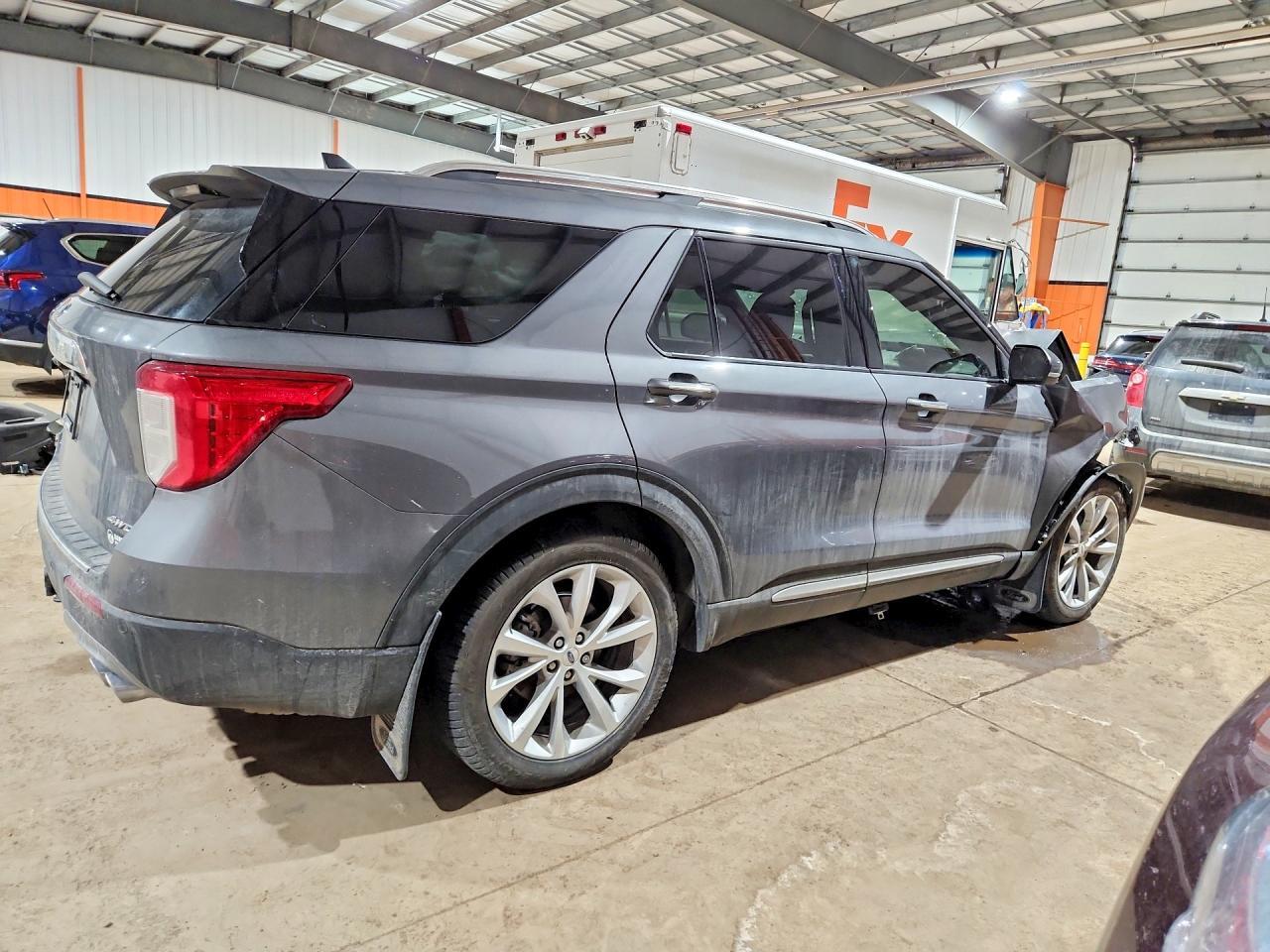 2023 Ford Explorer Platinum - Фото 3