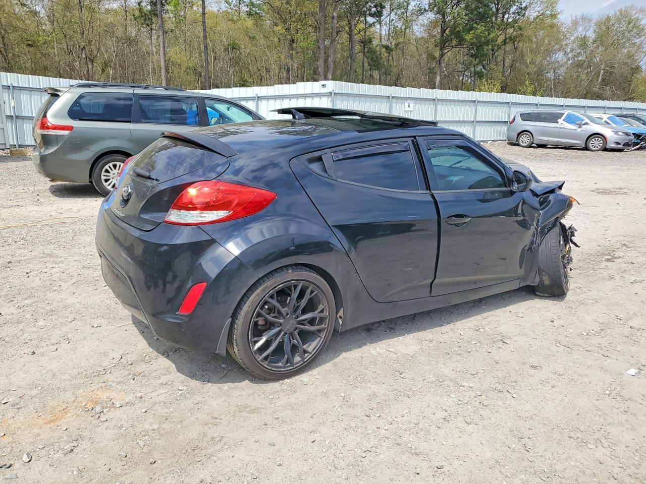 2017 Hyundai Veloster Value Edition - Фото 3