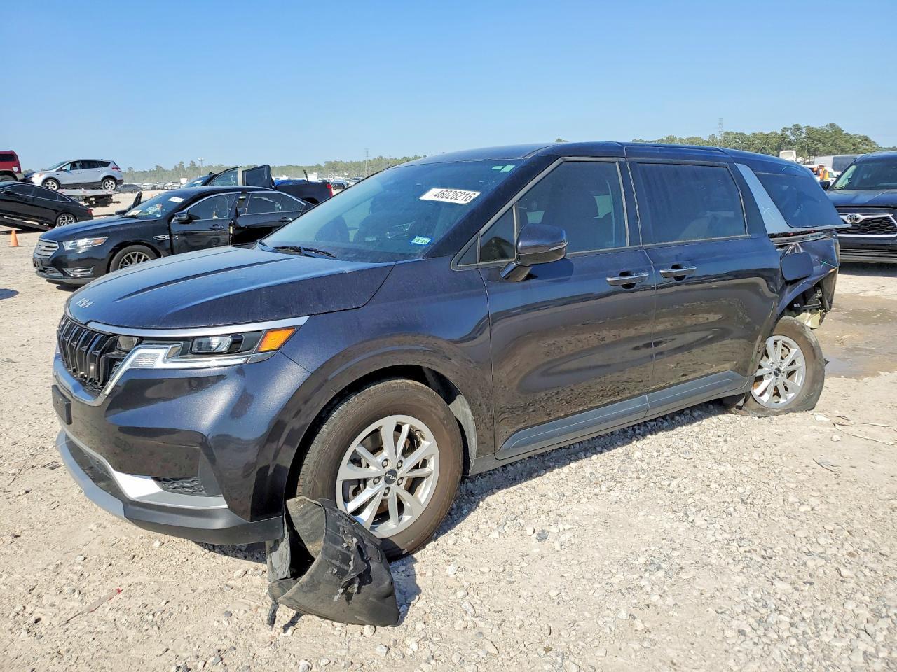 2024 Kia Carnival Lx