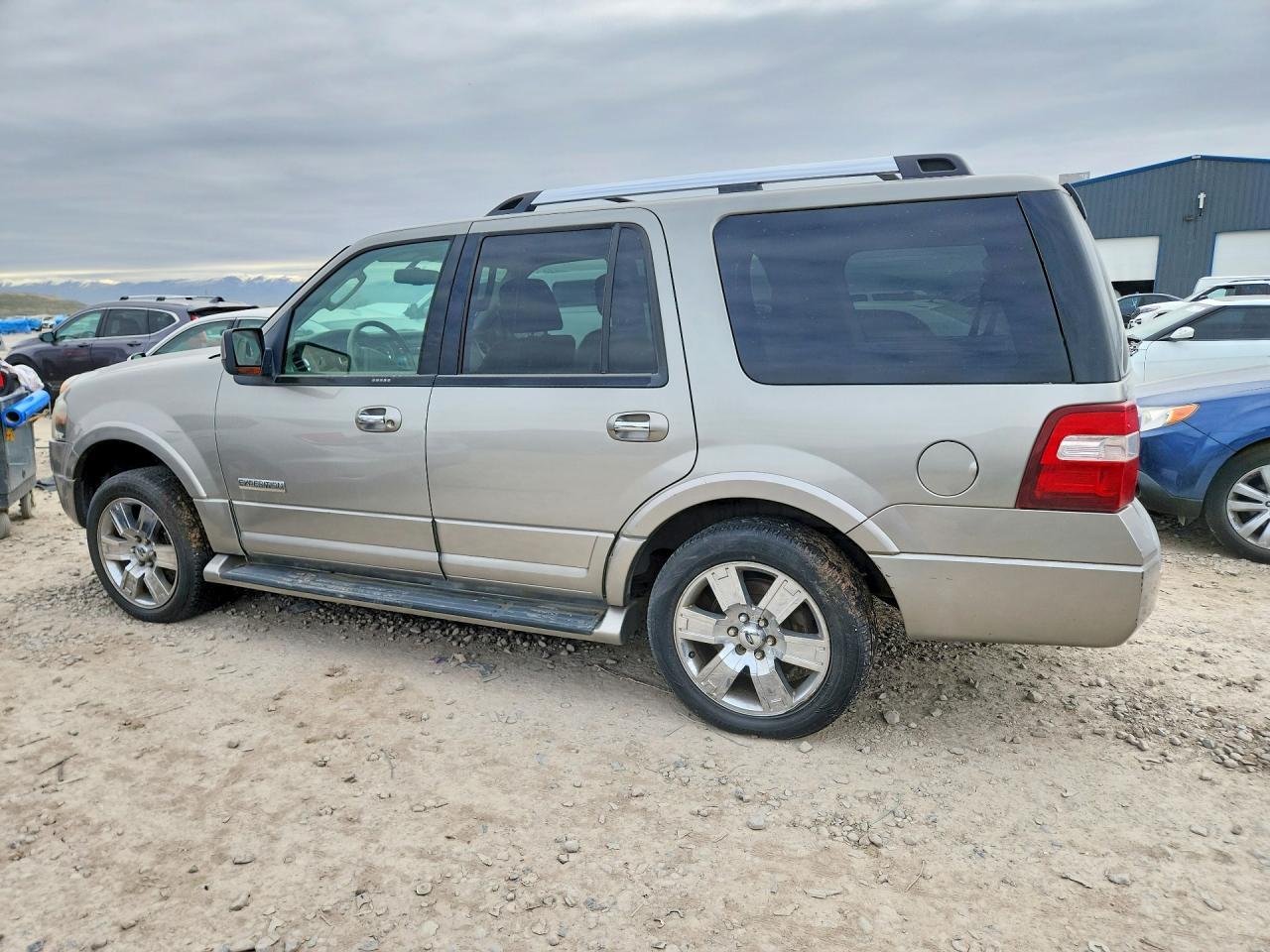 2008 Ford Expedition Limited - Image 2