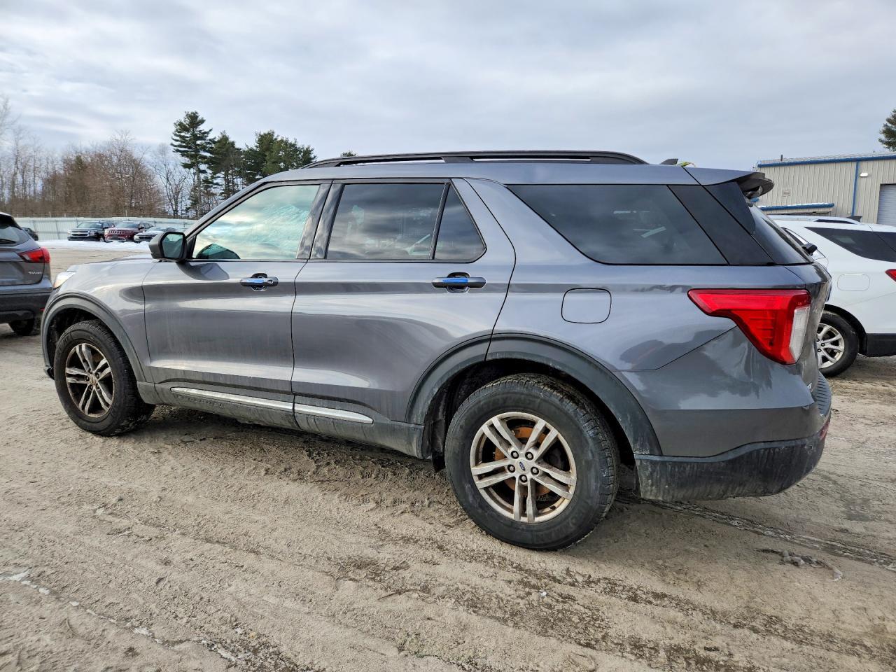 2021 Ford Explorer Xlt - Фото 2