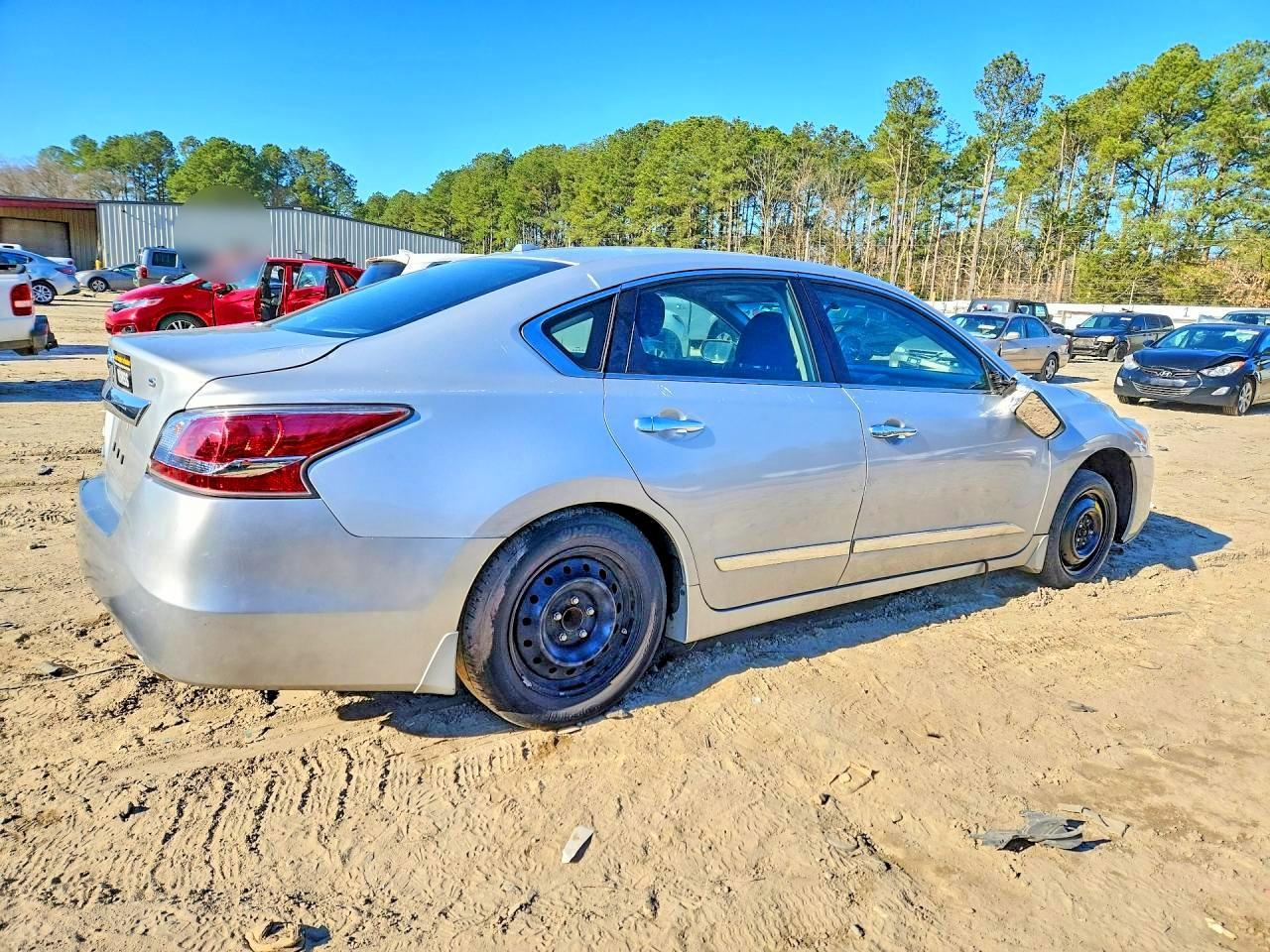 2015 Nissan Altima 2.5 S - Фото 3